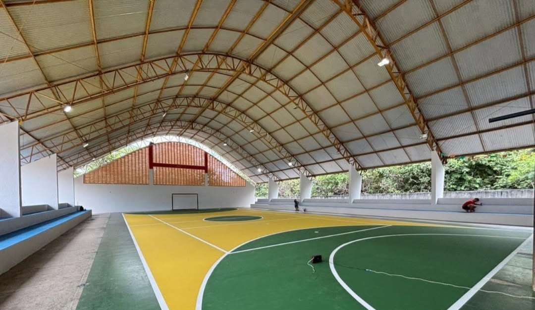 Prefeitura de Cocal entrega quadras reformadas em Boíba e Biridibinha