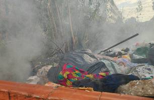 Princípio de incêndio atinge terreno baldio próximo ao HUT, zona Sul de Teresina (Foto: Repórter 12/Conecta Piauí)