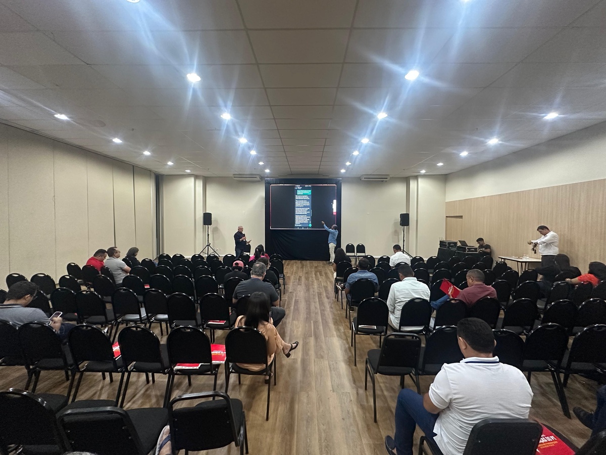 PT realiza segundo dia de encontro com lideranças no Piauí