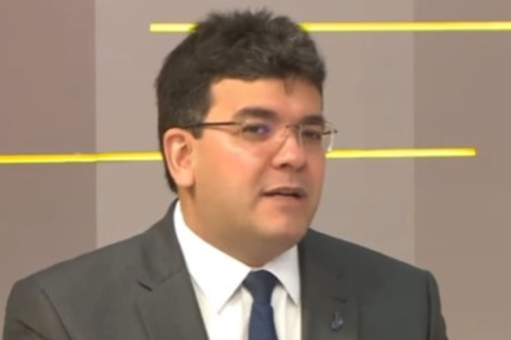 Rafael Fonteles anuncia intercâmbio para estudantes em seis países