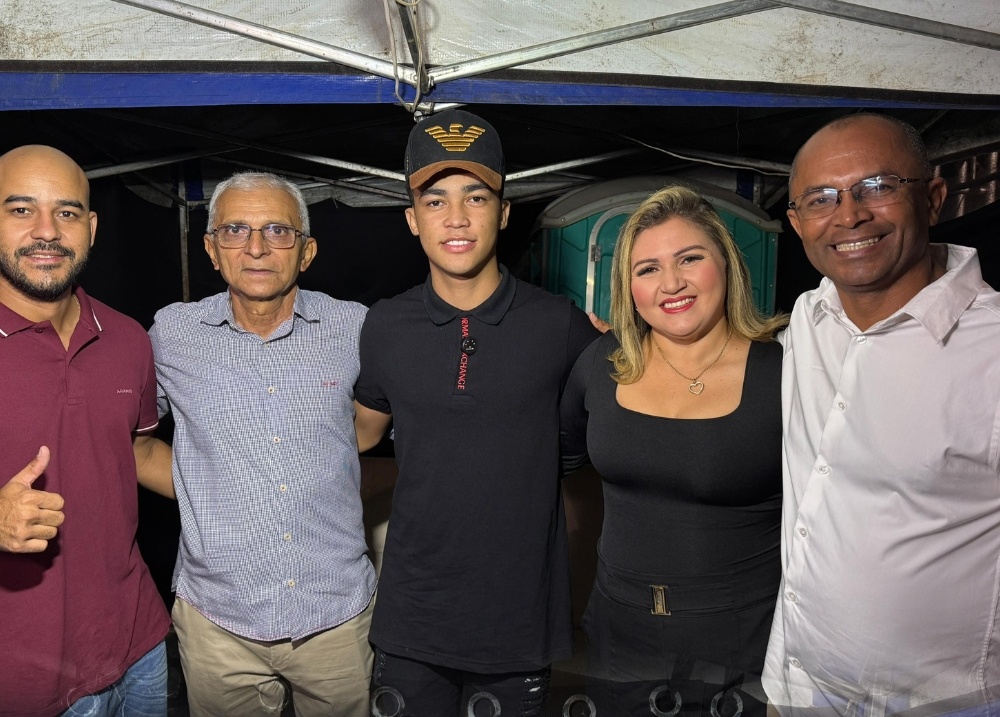 Ribeiro Gonçalves vive grande noite nos Festejos com shows de Menor Vaqueiro e Anny Barbi
