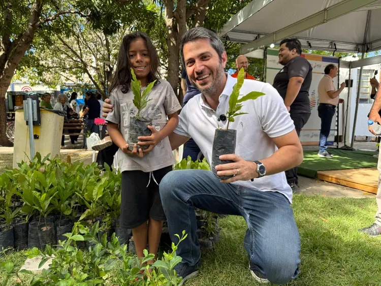 Semarh entrega 20 mil mudas e fortalece ações ambientais no Diálogos pelo Piauí em Floriano