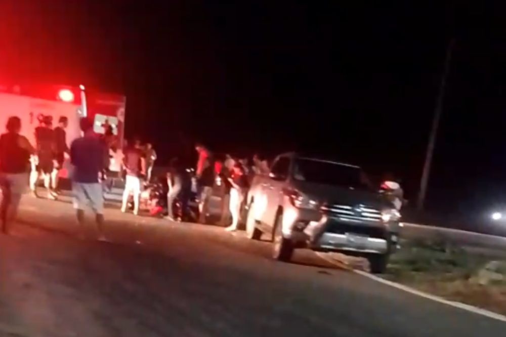 Acidente envolvendo caminhonete e motocicleta deixa feridos em Parnaíba