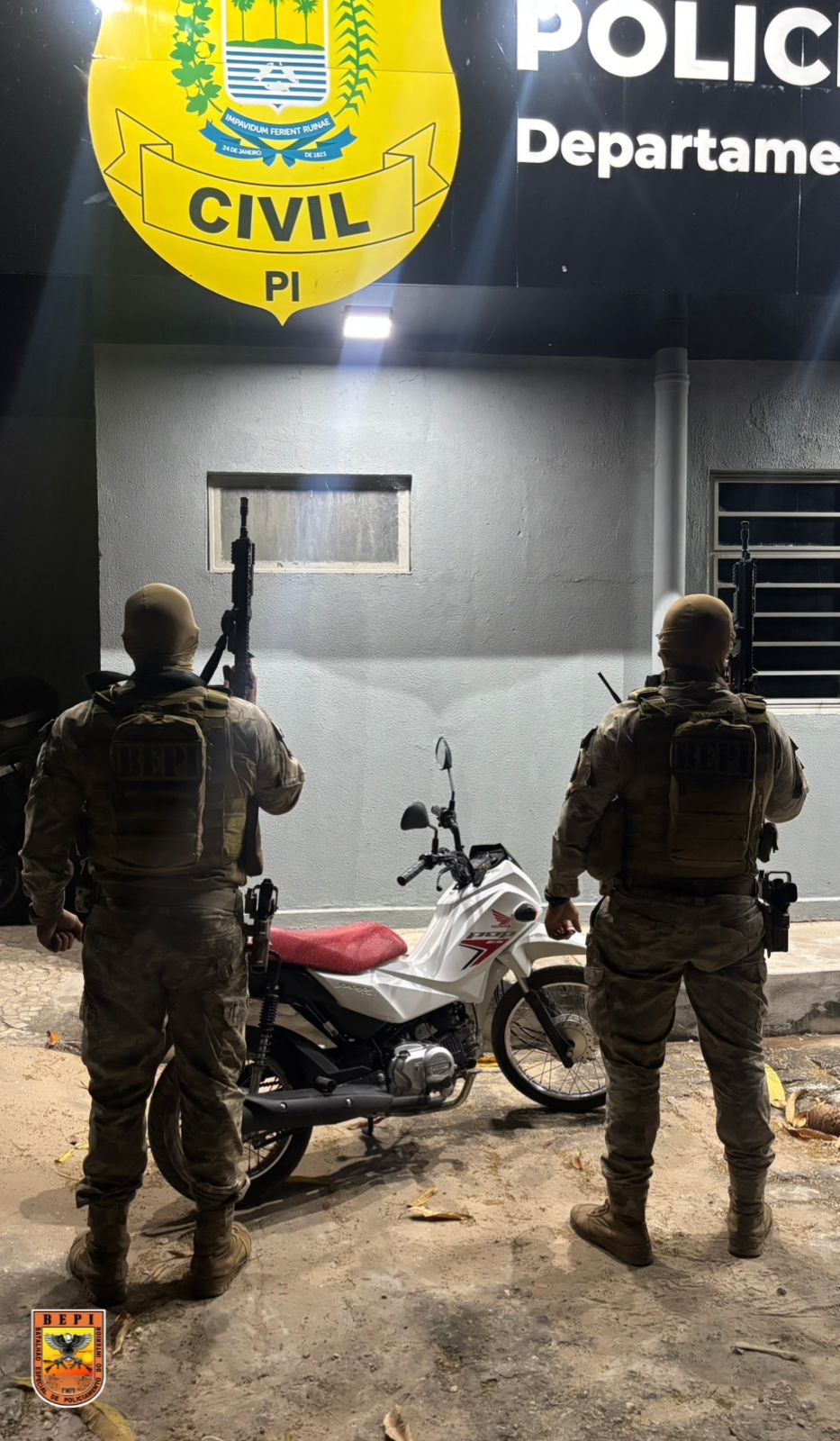 Casal é preso por tráfico de drogas após tentar fugir na zona Leste de Teresina