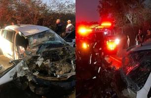 Colisão frontal entre dois carros deixa três feridos na BR-230, em Oeiras (Foto: Reprodução)