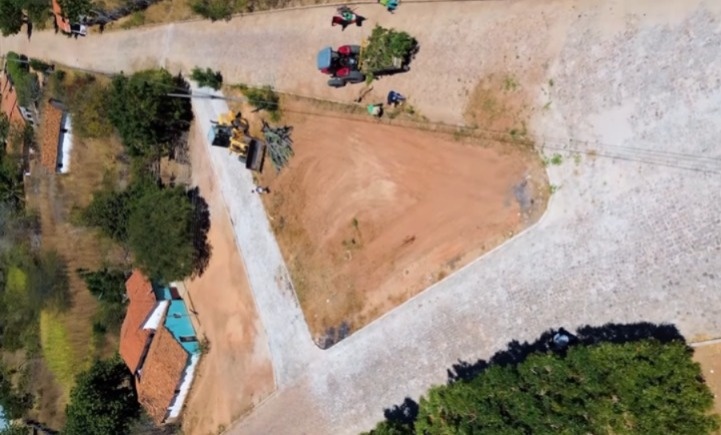 Colônia do Piauí inicia limpeza para construção de praça em Mourões