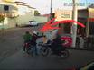 Criminosos armados assaltam mercado e posto de combustíveis em Oeiras