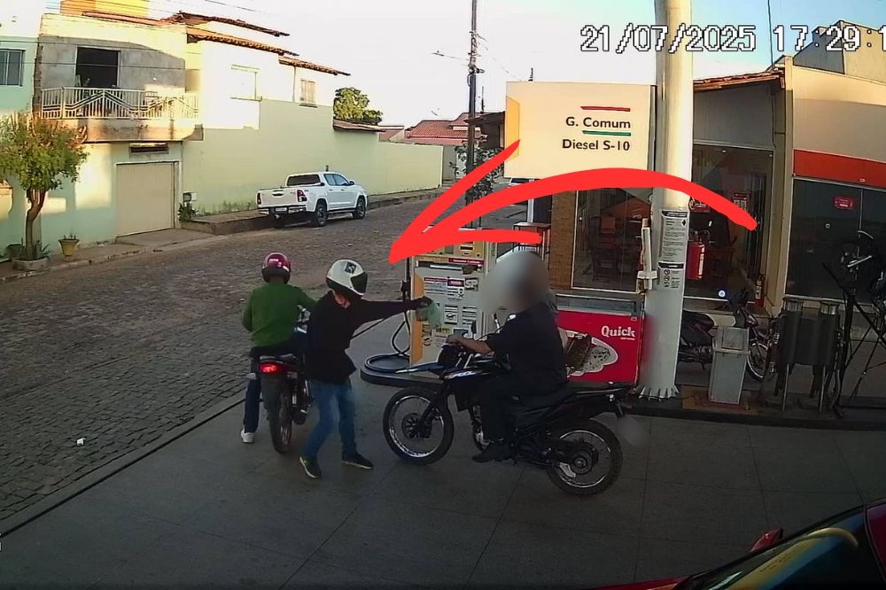 Criminosos armados assaltam mercado e posto de combustíveis em Oeiras