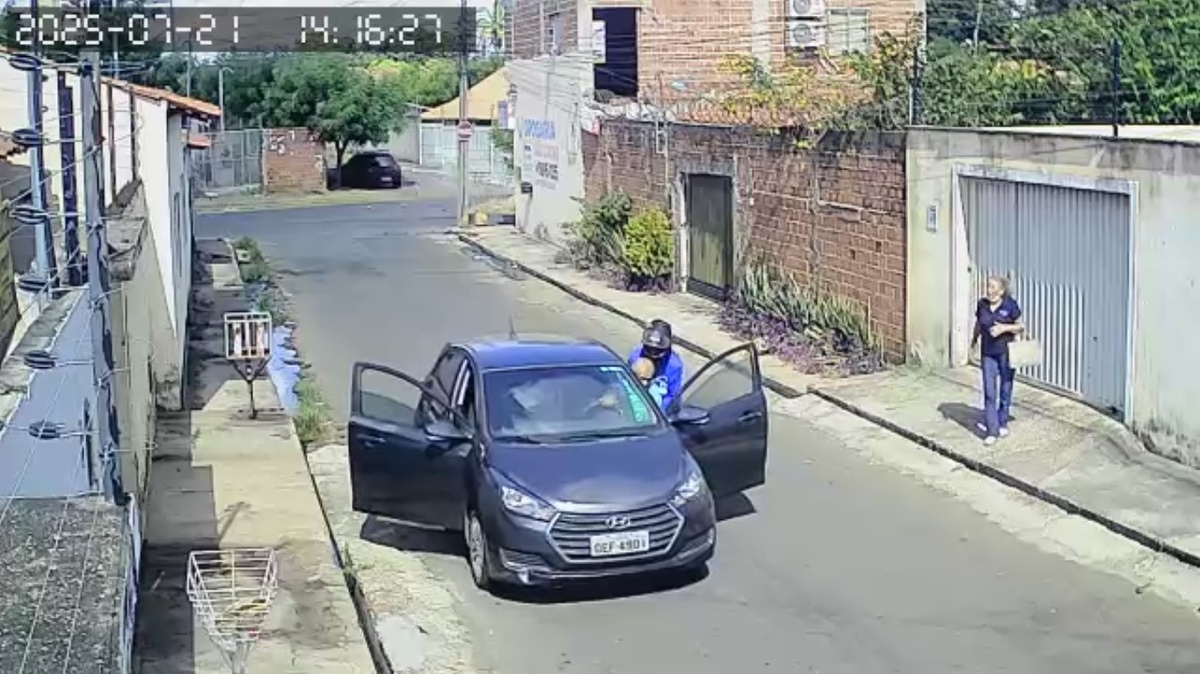 Criminosos armados rendem casal e fogem com carro na zona Leste de Teresina