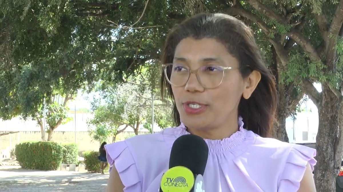 Eliene Guimarães - Professora de Libras