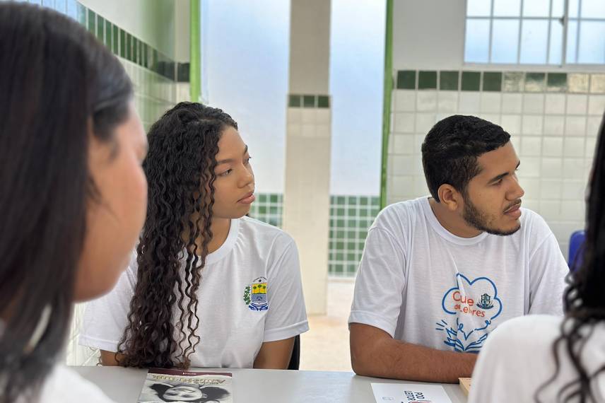 Escola movimenta férias com atividades lúdicas e criativas em Anísio de Abreu