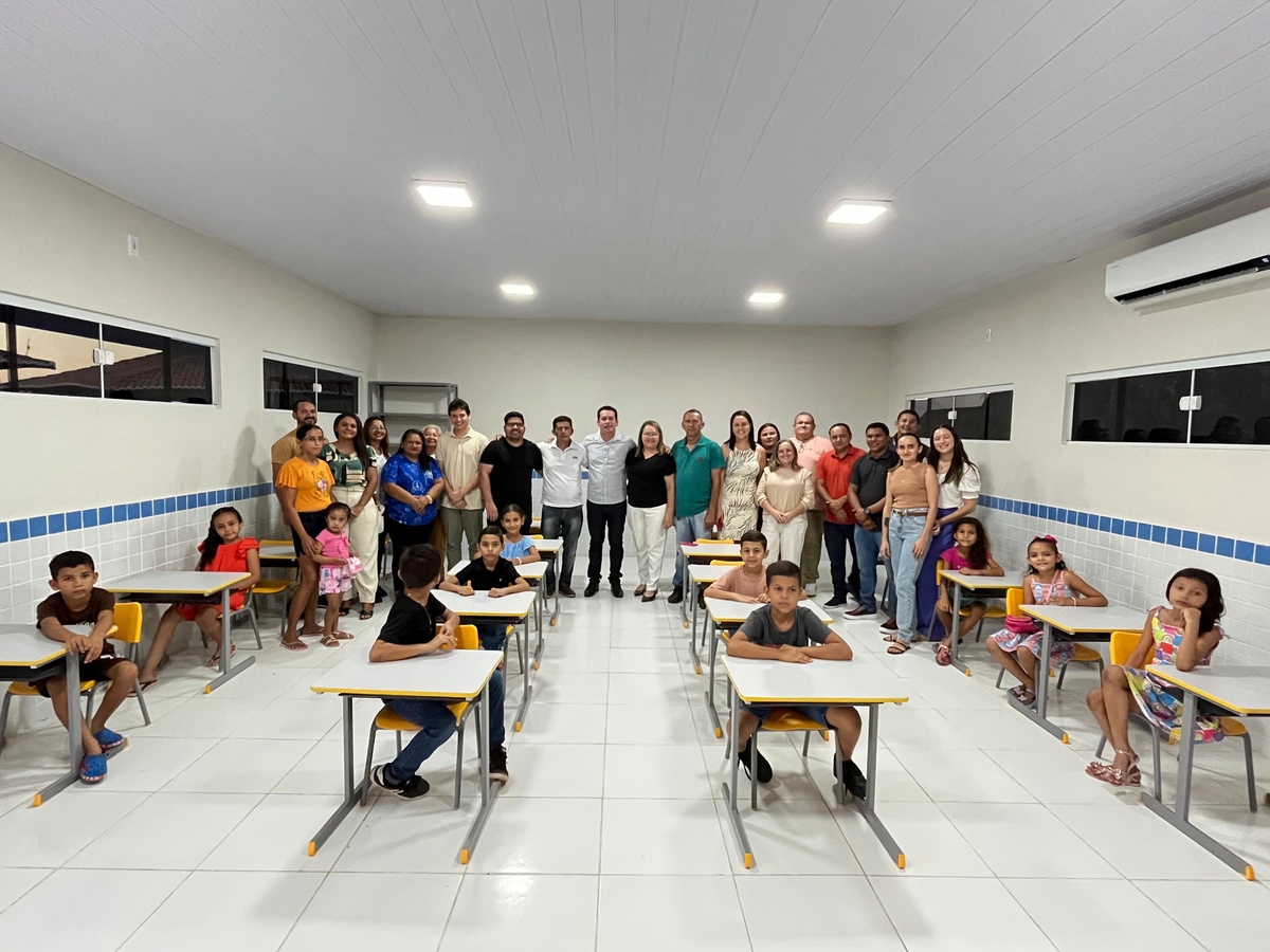 Escola Tia Lala é reinaugurada com nova estrutura e fardamento em Caxingó