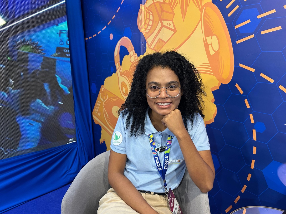 Estudante apresenta plataforma de educação financeira gamificada no Neon 2025