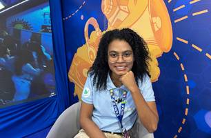 Estudante apresenta plataforma de educação financeira gamificada no Neon 2025 (Foto: Conecta Piauí)