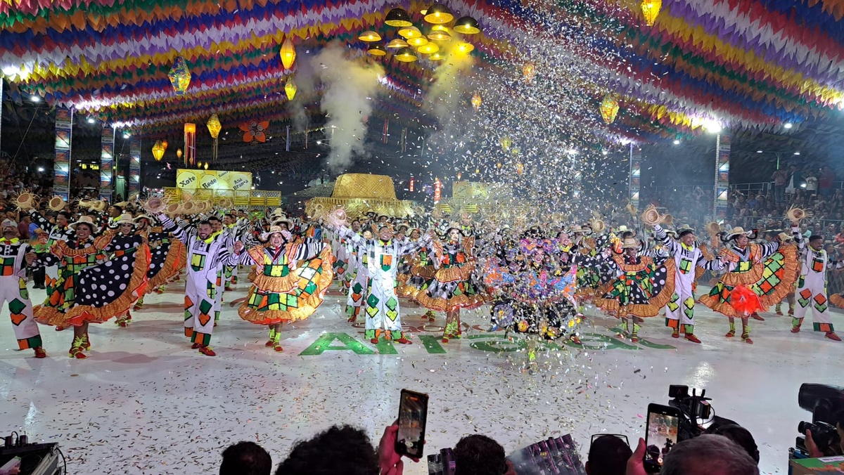 ‘Explosão Estrelar’ vence concurso de quadrilhas do Festival dos Cocais