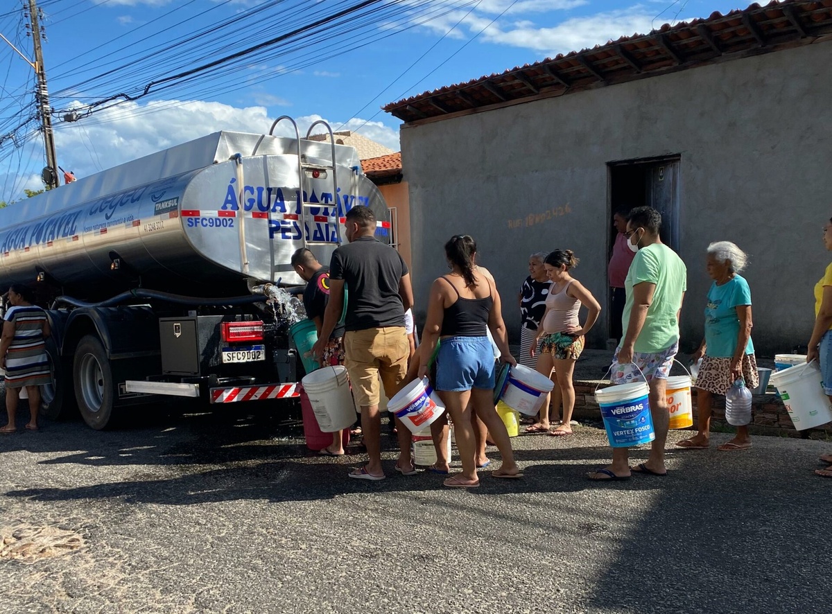 Falta de água virou uma rotina em Teresina, como na zona Sudeste