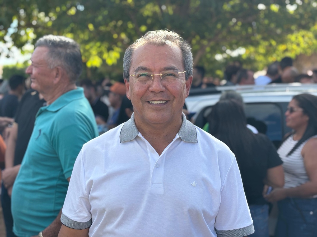 Governador entrega praça, estrada e grupamento da PM no município de Aroazes