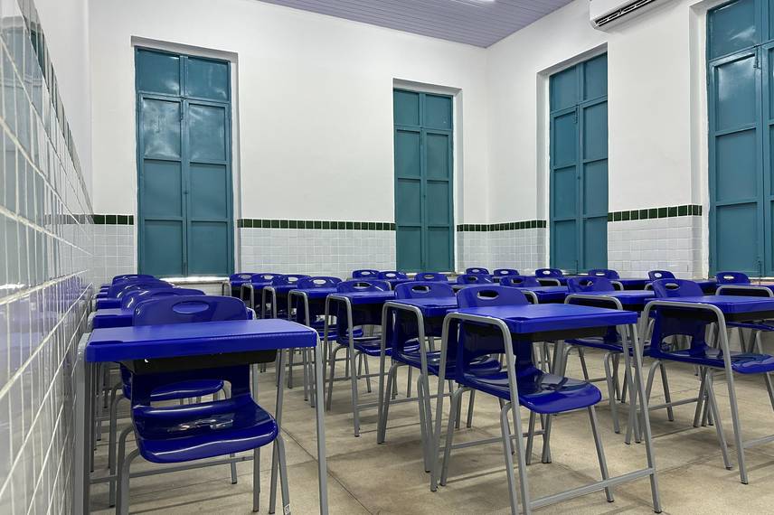Governador inaugura escola, Espaço da Cidadania e asfalto em Altos
