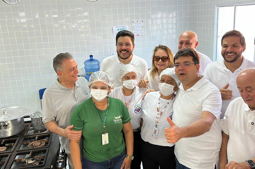 Governador inaugura escola, Espaço da Cidadania e asfalto em Altos