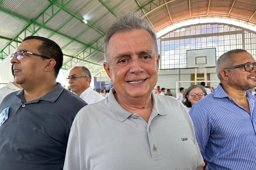 Governador inaugura escola, Espaço da Cidadania e asfalto em Altos