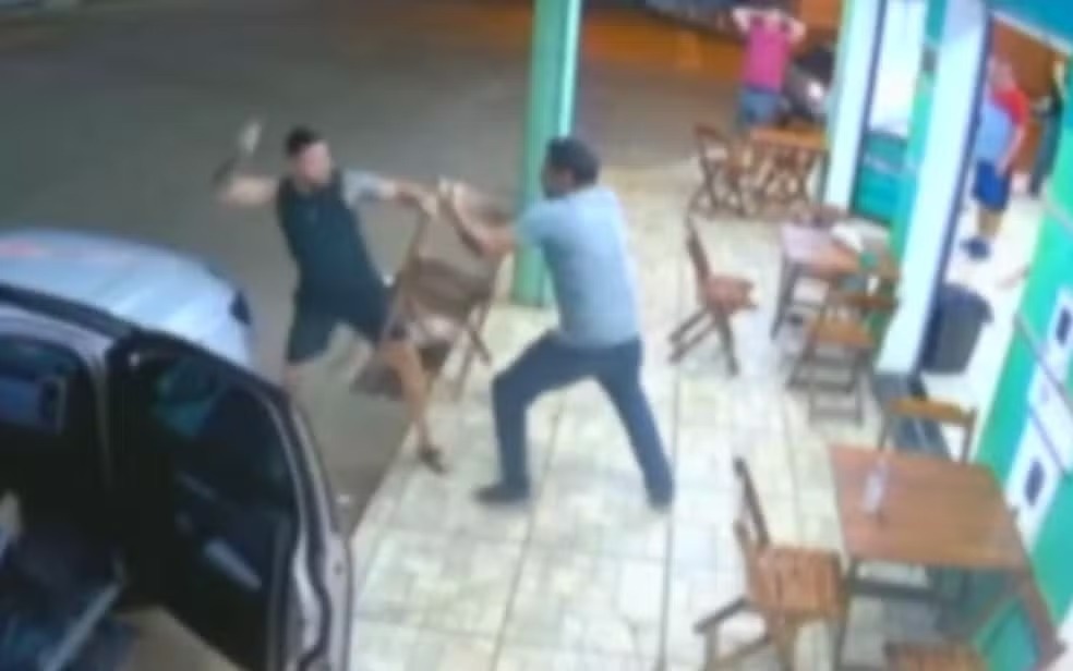 Homem é morto com facada após briga em sorveteria de Goiás