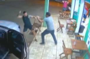 Homem é morto com facada após briga em sorveteria de Goiás (Foto: Reprodução)