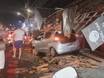 Motorista perde controle de carro e destrói fachada de restaurante em Teresina