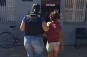 Mulher é presa por incendiar casa de vítima com deficiência física em Altos (Foto: Divulgação/Polícia Civil)
