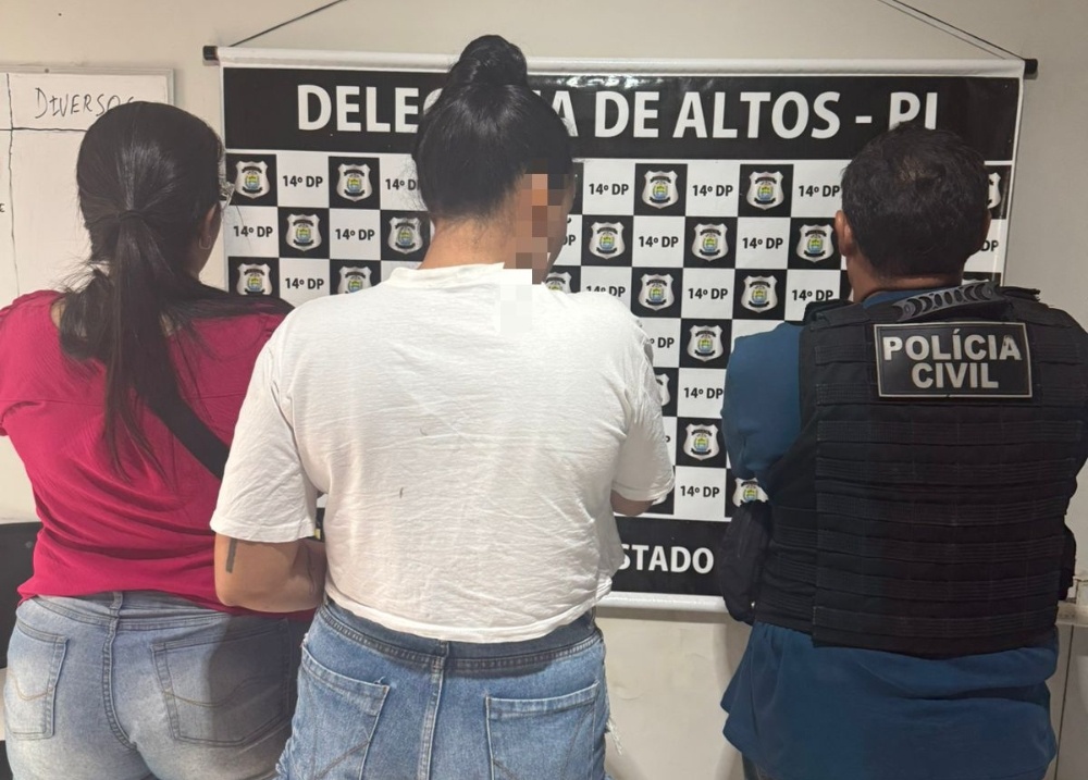 Mulher suspeita no envolvimento com tráfico de drogas é presa em Altos