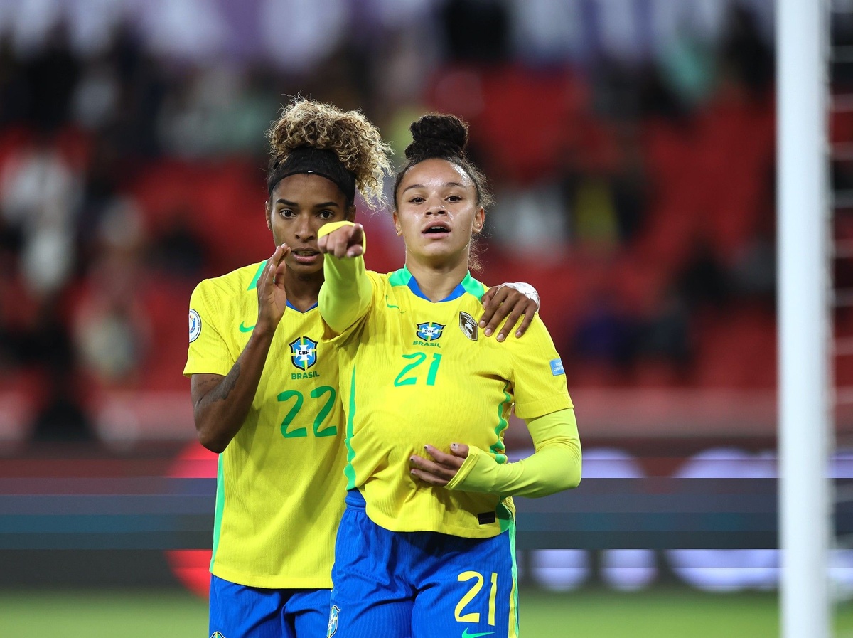 No fim do jogo Dudinha marcou seu primeiro na Copa América e carimbou o passaporte brasileiro para a final