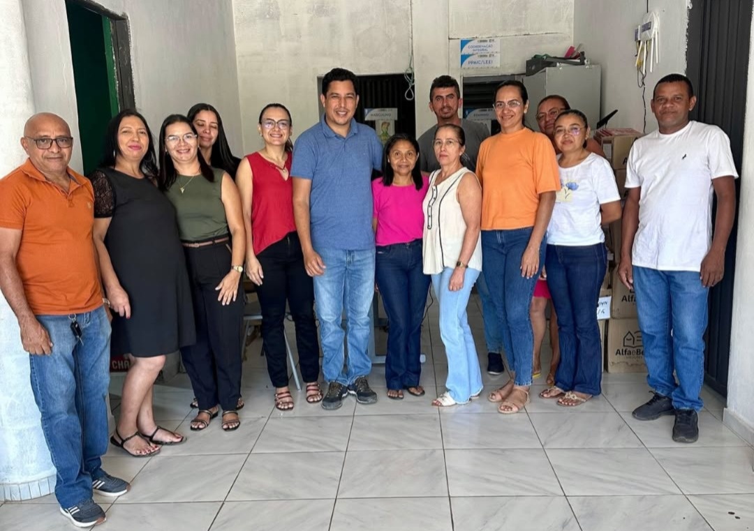 Prefeito de Curralinhos acompanha ações para fortalecer educação no município