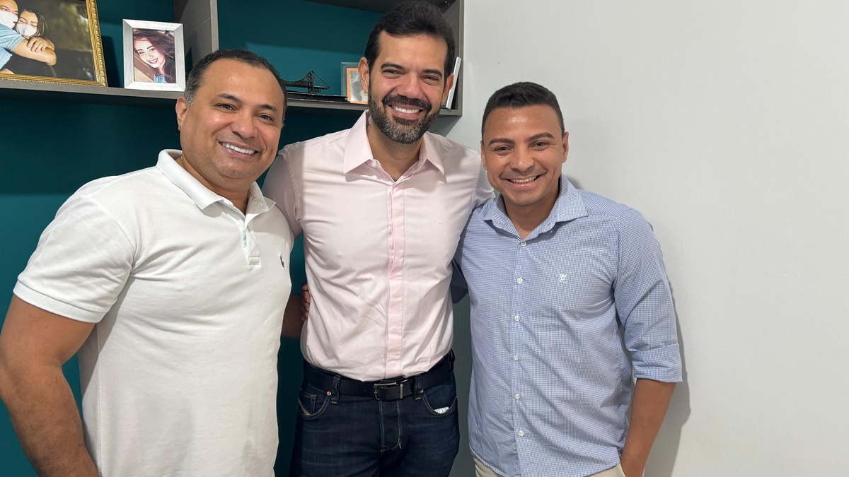 Prefeito de Monsenhor Gil se reúne com Evaldo Gomes por alinhamento político