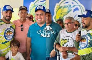 Prefeitura de Guadalupe entrega 20 motores de rabeta a pescadores (Foto: Reprodução)