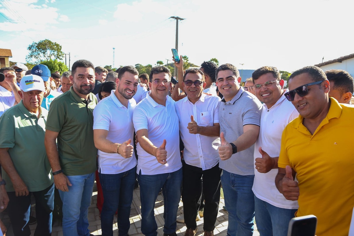 Rafael Fonteles agradece família apoio da família Portela em inauguração da PI-225