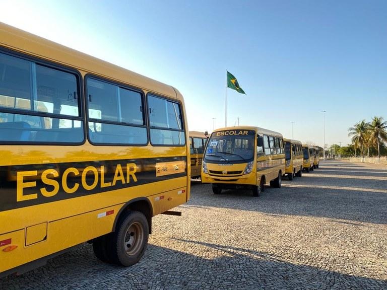 São João do Arraial é contemplada com novo ônibus escolar pelo MEC