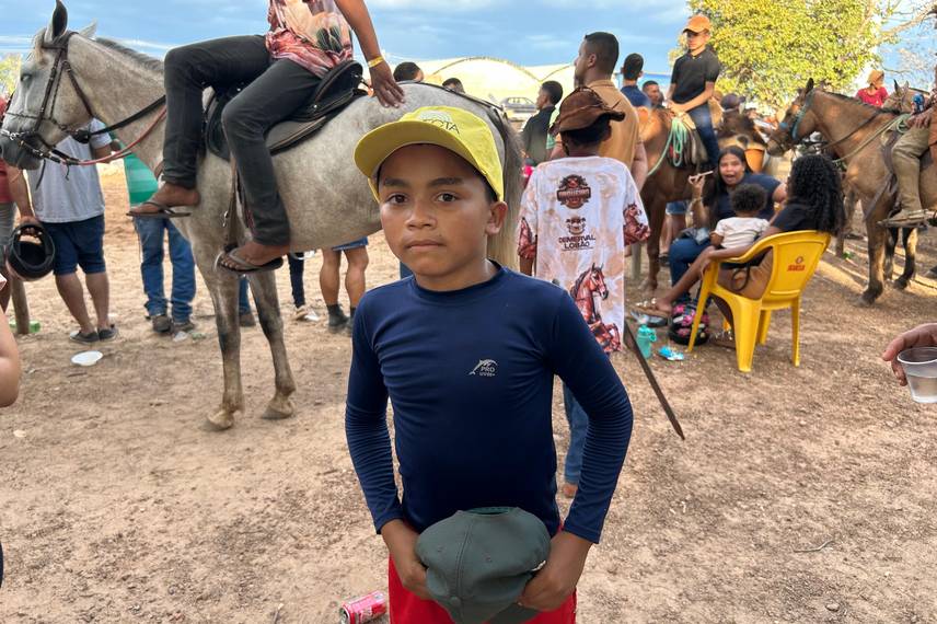 Tradicional corrida com cavalos empolga vaqueiros e moradores em Demerval Lobão