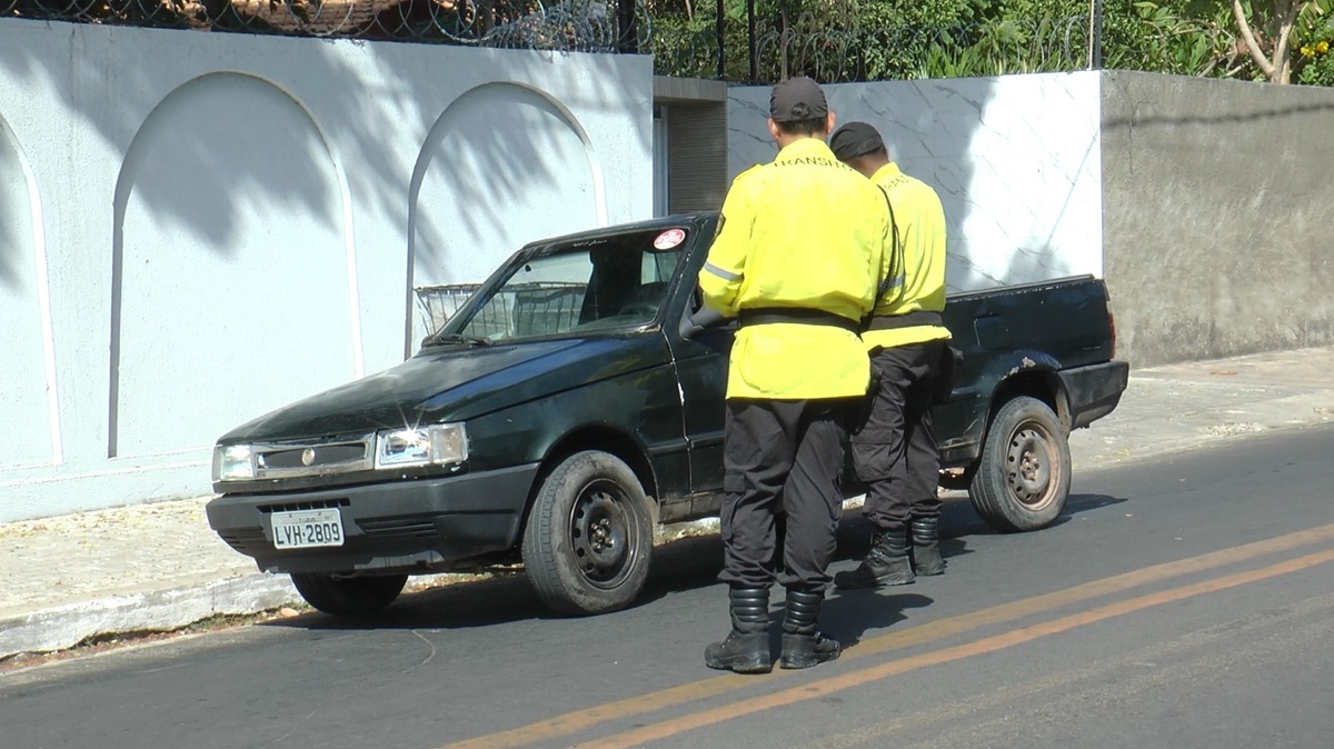 Blitz de trânsito flagra irregularidades e apreende moto adulterada em Floriano