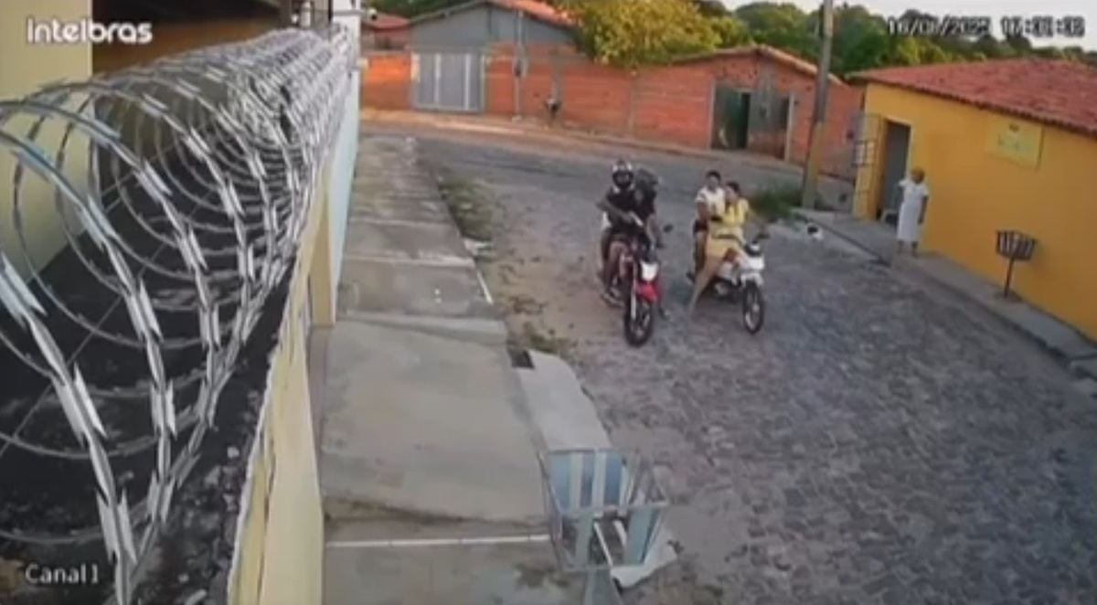 Casal armado em motocicleta assalta mulheres na zona Sul de Teresina