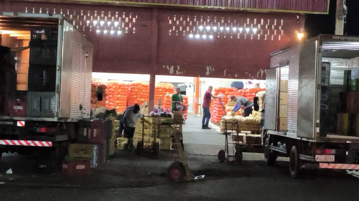 Ceasa: o ritmo da madrugada que alimenta a capital do Piauí