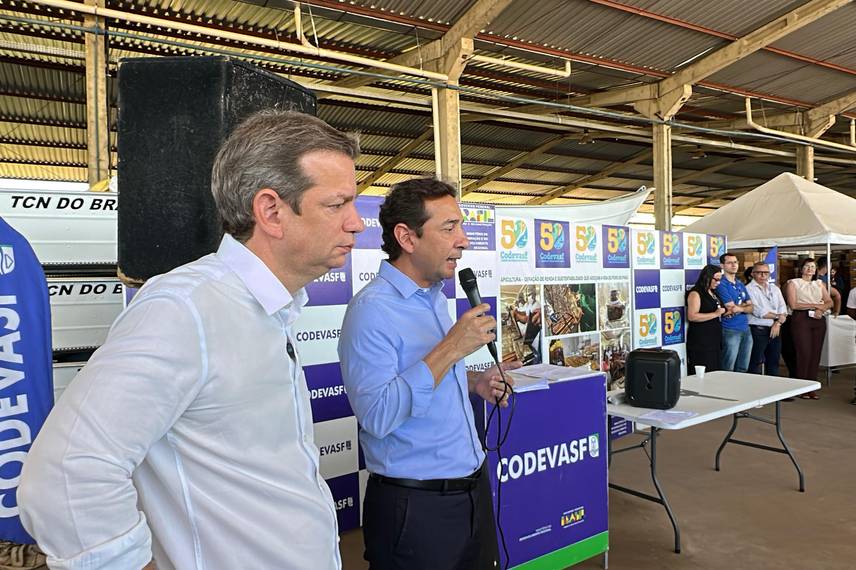 Codevasf realiza mega entrega a 35 municípios piauienses