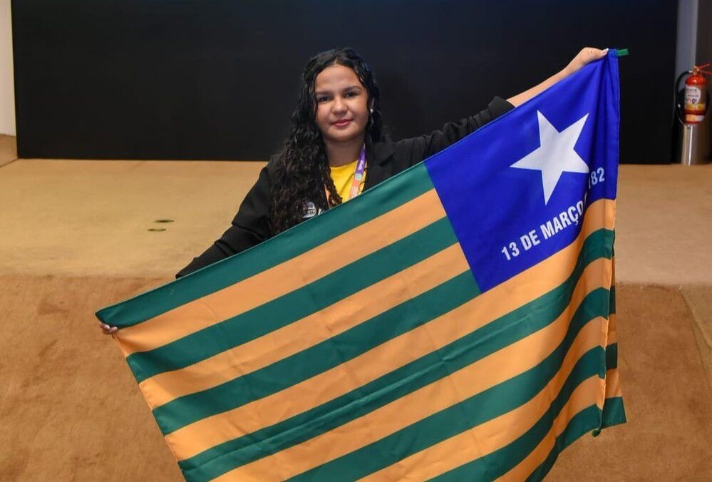 Estudante Seduc embarca para etapa internacional do Parlamento Juvenil do Mercosul