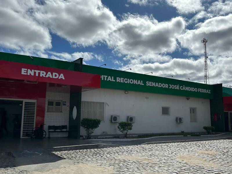 Governador entrega escola de tempo integral e visita obras em São Raimundo Nonato