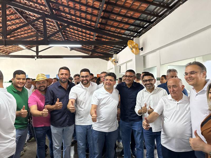 Governador entrega escola de tempo integral e visita obras em São Raimundo Nonato