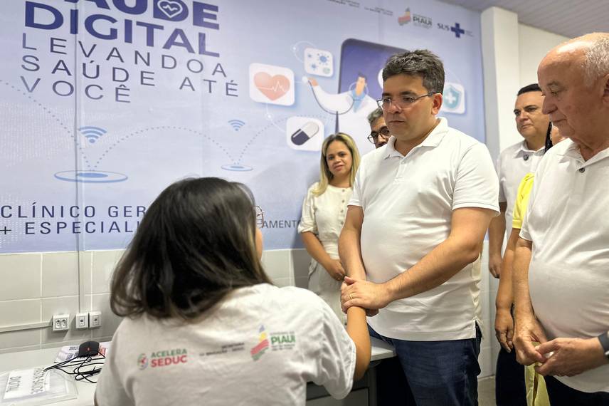 Governador entrega escola de tempo integral e visita obras em São Raimundo Nonato