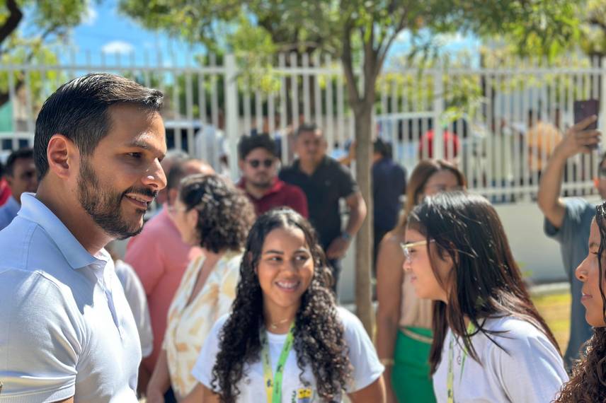 Governador entrega escola de tempo integral e visita obras em São Raimundo Nonato