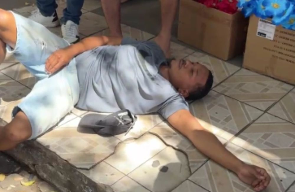 Homem tenta assaltar mulher no centro de teresina e é impedido