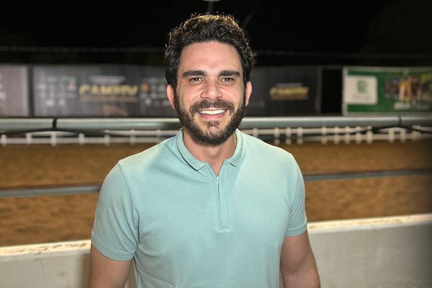 Júnior Macêdo, do Imepi, prestigia 1ª etapa do Campeonato Piauiense de Vaquejada
