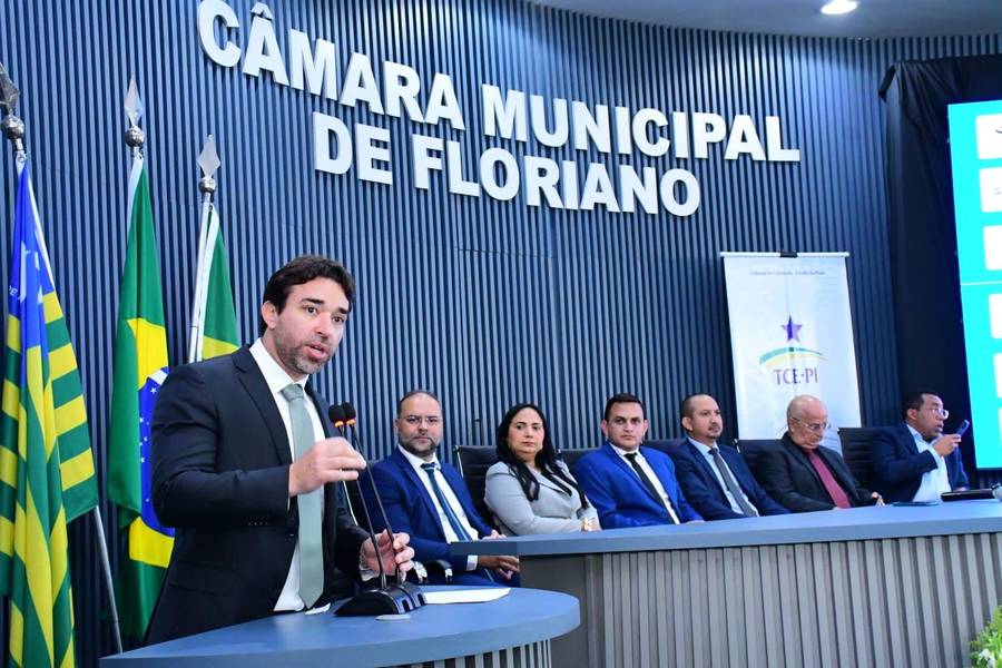 Marden Menezes participa de Encontro Regional de Vereadores em Floriano