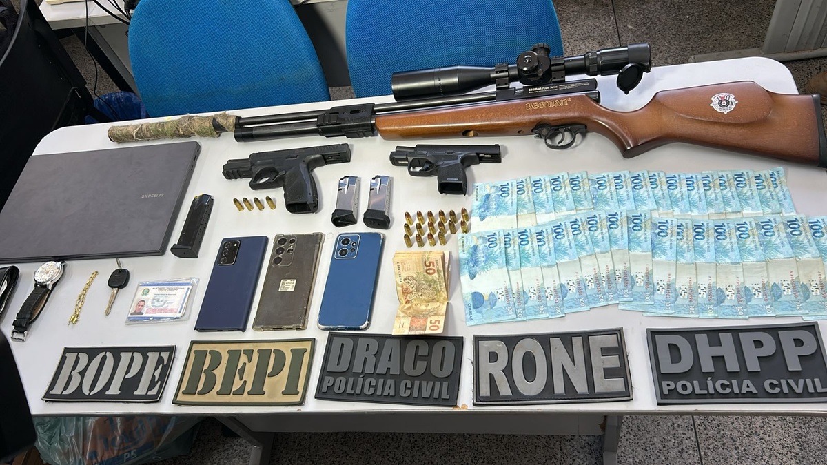 Material apreendido com o autor do assassinato do vereador e guarda em Teresina