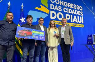 Município de Guaribas ganha carro zero no sorteio do 4º Congresso das Cidades (Foto: Reprodução)